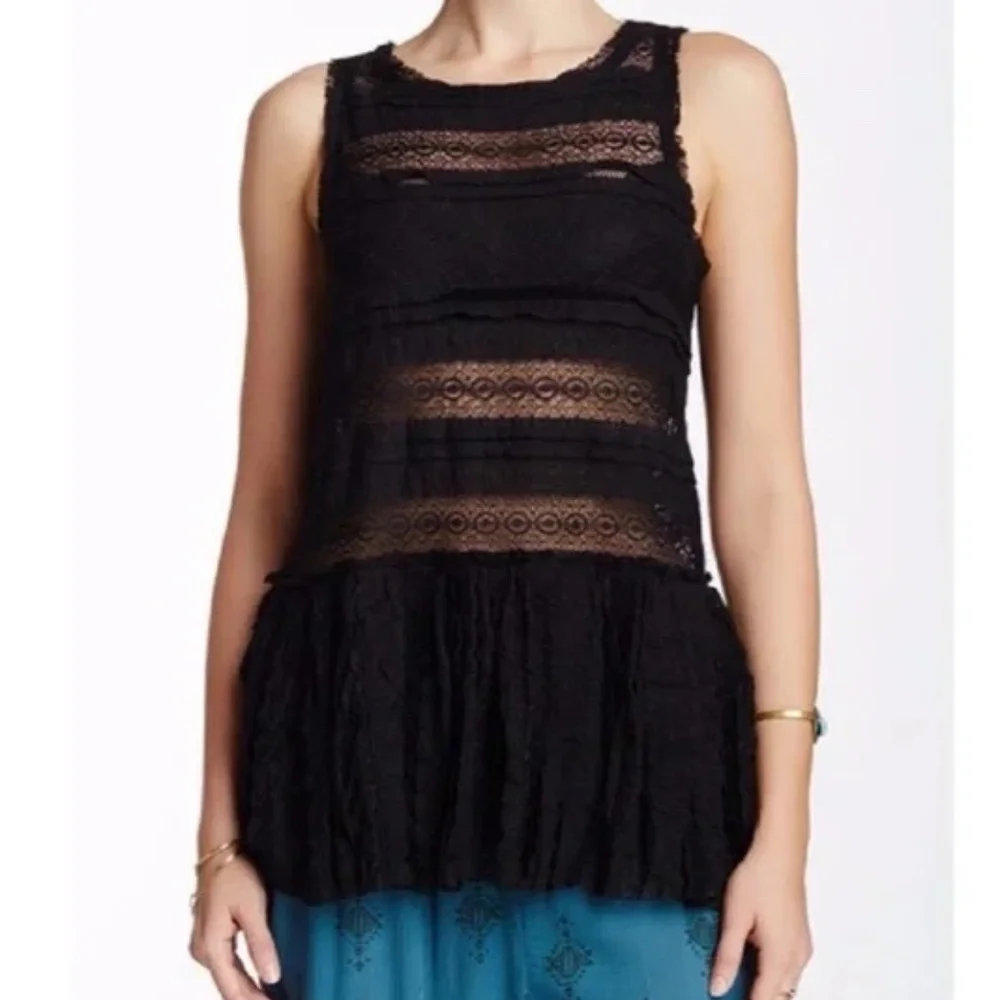 Intimately Free People black pucker lace cami/tank top - Picture 2 of 6